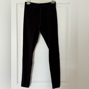 Alo Yoga. Plain Black leggings. Size medium.